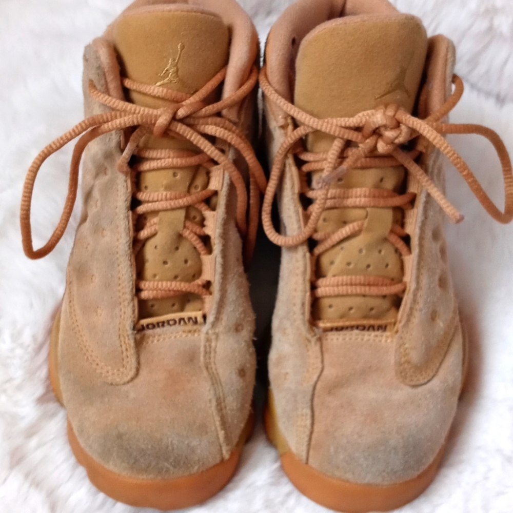 Size 13.5 little kids jordans - Picture 5 of 10